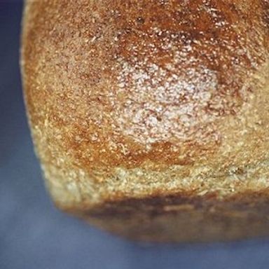 Maple-banana bread with flax