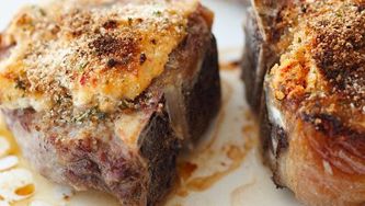 Lamb chops with chèvre crust