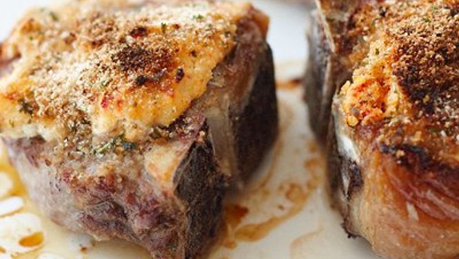 Lamb chops with chèvre crust