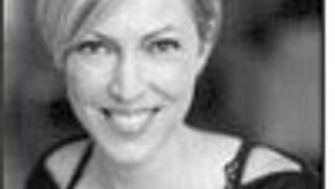 Ask Lisa + Liz: How should I style my eyebrows?