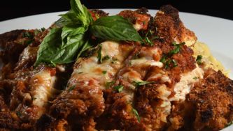 Turkey scallopini with fresh lemon sauce