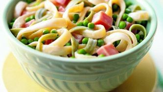 15-minute noodles with ham