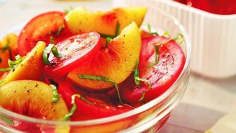 Garden tomato & peach toss