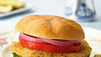 Chipotle chicken burgers