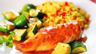Sautéed orange chicken with zucchini