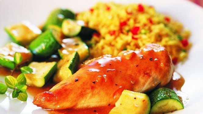 Sautéed orange chicken with zucchini