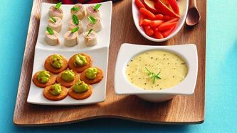 Feta and pesto bread-stick twists