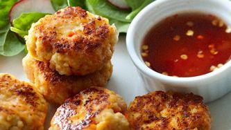 Savoury sesame-tofu cakes