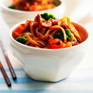 Spicy garlic noodles with pork