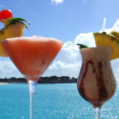 Make tropical drinks at home