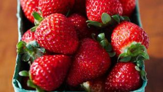 Custard and strawberry tarts