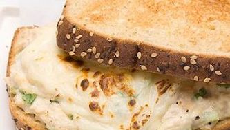 Terrific tuna-melt cakes