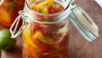 Roasted tomato-pepper salsa