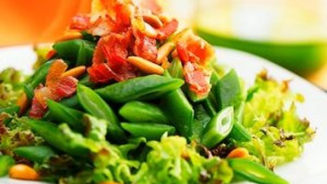 Mediterranean tomato and bean salad