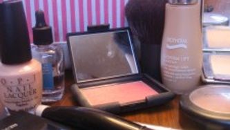 What's in my makeup bag...