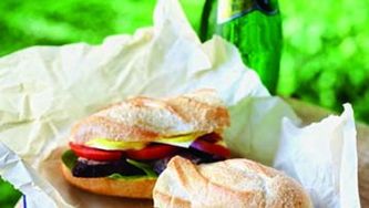 Steak baguette with curried mayo