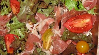 Recipe of the day: Tomato salad with balsamic reduction