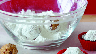 Boozy holiday rum balls