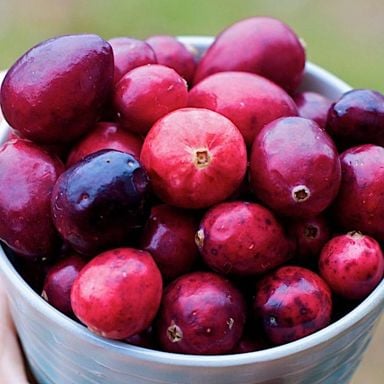 Five reasons to eat cranberries and a homemade sauce