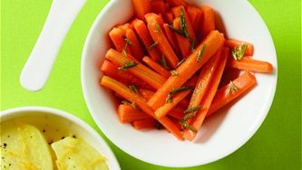 Sweet and sour rosemary carrots