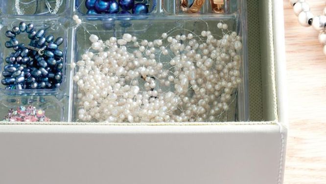Eight ways to organize your jewellery