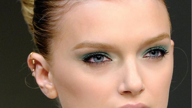 Spring hair style trend: The ponytail, the chignon, and the bed-head