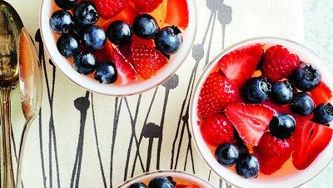 A perfect picnic drink: White-sangria jellies