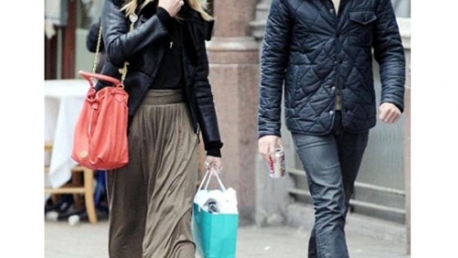Petite women: How to look good in a maxi skirt