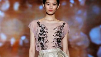 How to wear gold and silver together