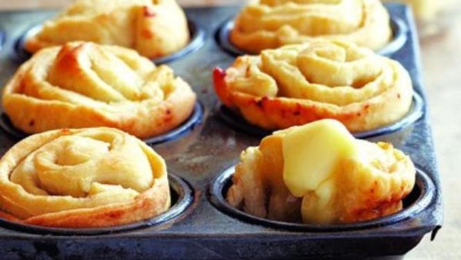 Bite-size garlic rolls