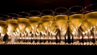 How to create a drinks station for your next party