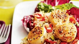 Sesame scallops with pistachio brown rice