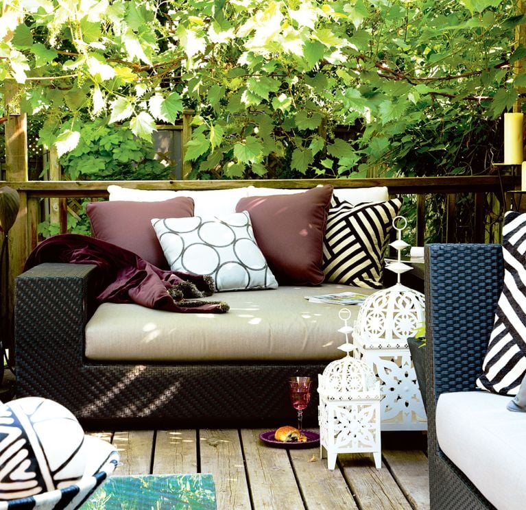 outdoor lounge, backyard, home decor