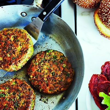 Chickpea-falafel burger: Vegetarian for dinner