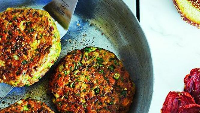 Chickpea-falafel burger: Vegetarian for dinner