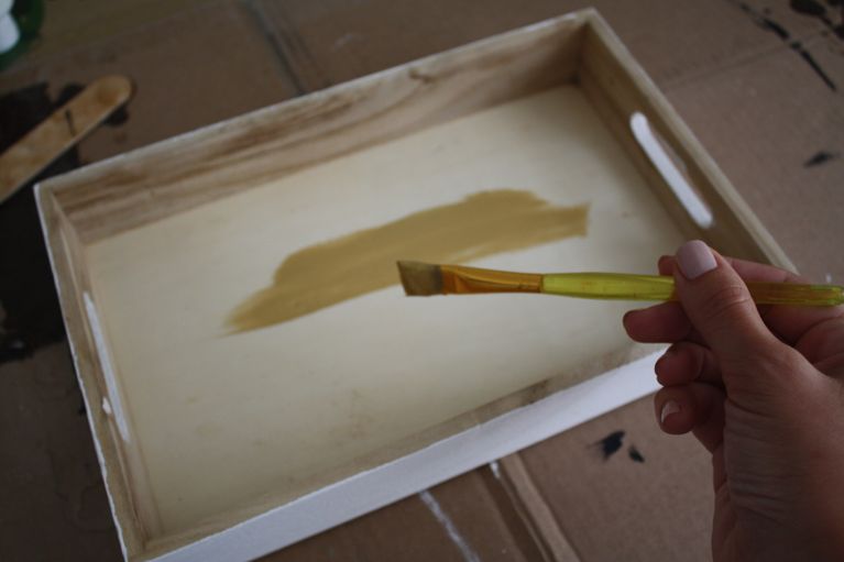 painting striped white and gold wooden vanity tray