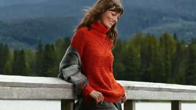 Behind-the-scenes video of our October 2012 fashion shoot