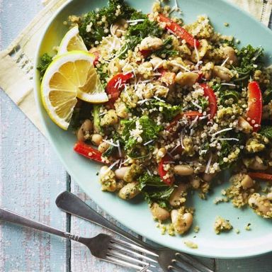 Kale, red pepper, quinoa toss