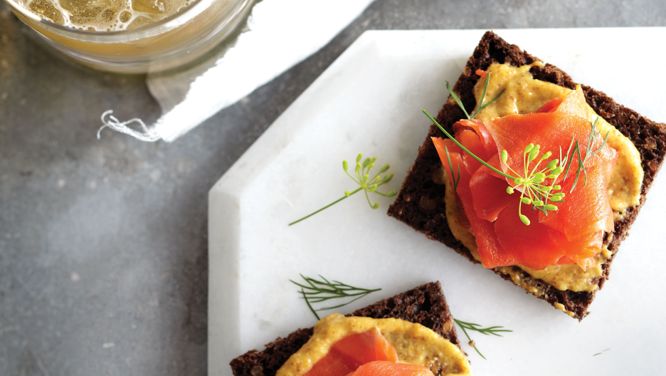 Smoked salmon bites appetizer and scotch cocktail