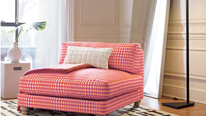 Five ways to decorate with accent chairs