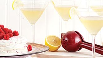 Lemon and vodka martinis