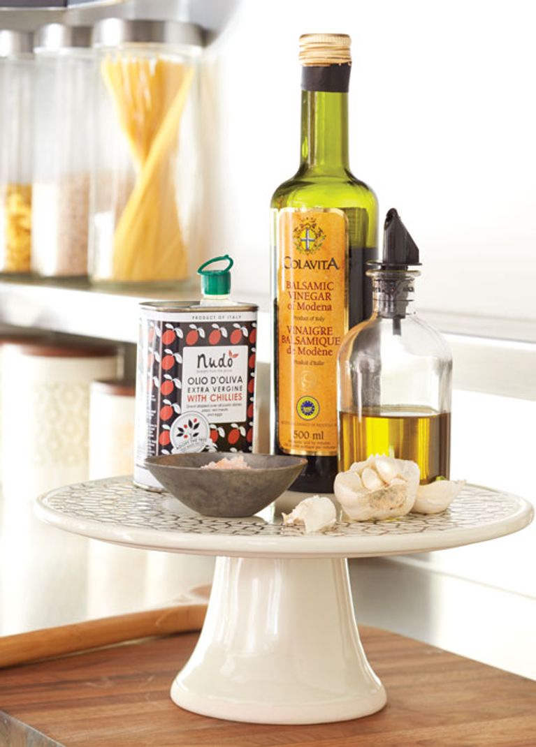 12 clever and pretty ways to keep your home clutter-free