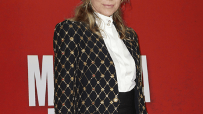 Weekend style: Get Michelle Pfeiffer's masculine retro look