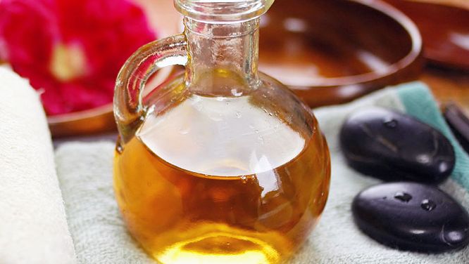 The DIY Canadian winter body oil recipe your skin will love