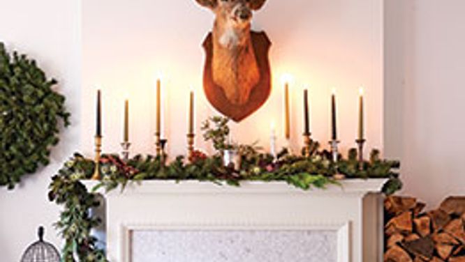 Mantel decorating idea for the holidays
