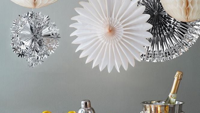 How to throw an impromptu New Year's Eve party