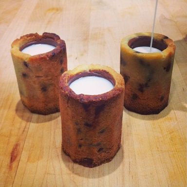 Chocolate-chip cookie cups