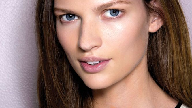 How to actually wear these five hot spring beauty trends
