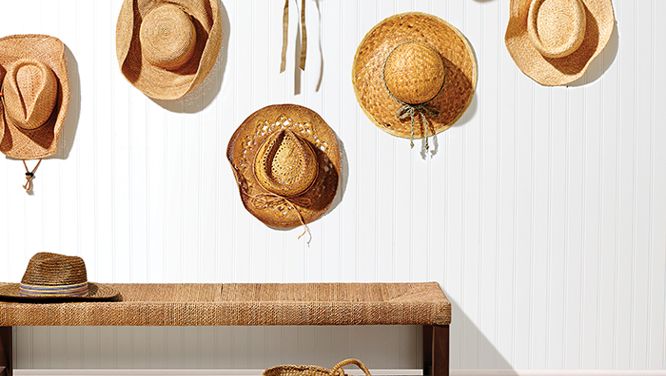 How to make use of coat hooks in the summer