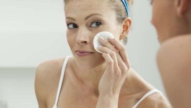 5 natural ways to get rid of puffy eyes and dark circles